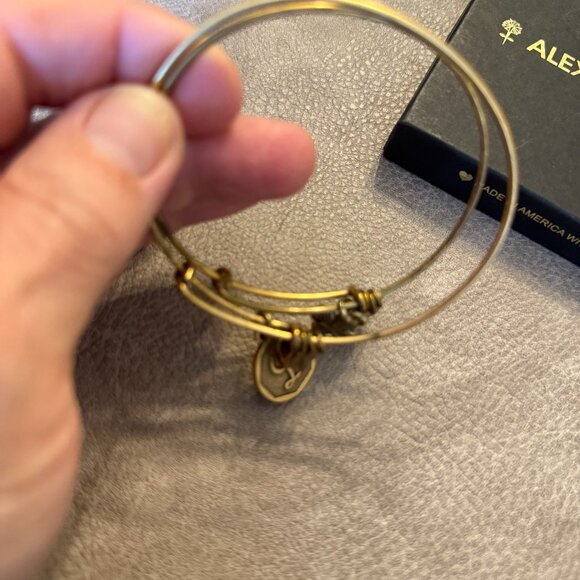 Alex and Ani Stackable Charm Bracelet Preowned Four Leaf Clover - Picture 4 of 4